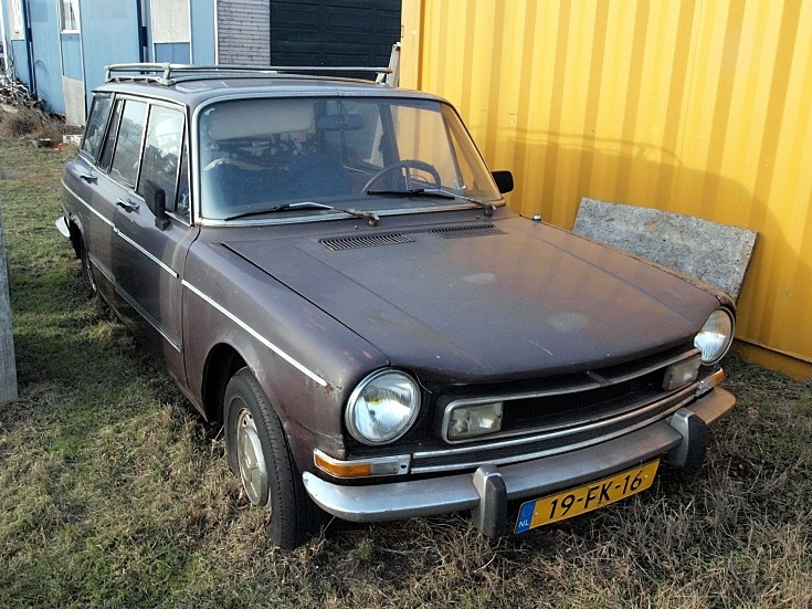 Simca 1501 needing attention