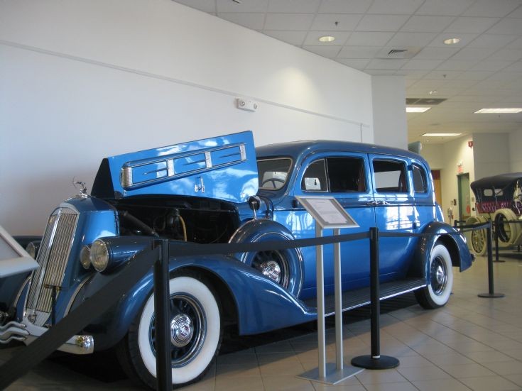 1926 Pierce-Arrow Model 33 Seven Passenger Sedan 