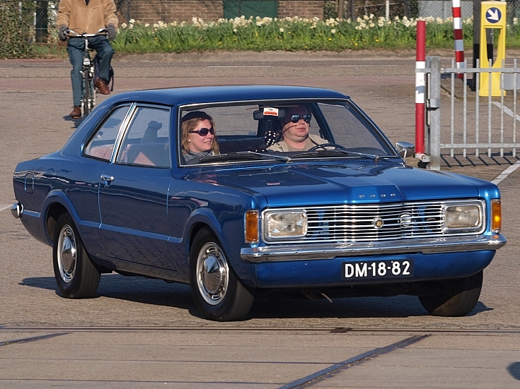 Happy faces in this Ford Taunus 1300 L 1972 Dutch licence registration