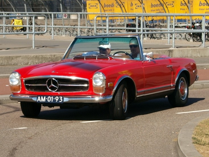 Mercedes-Benz 230SL