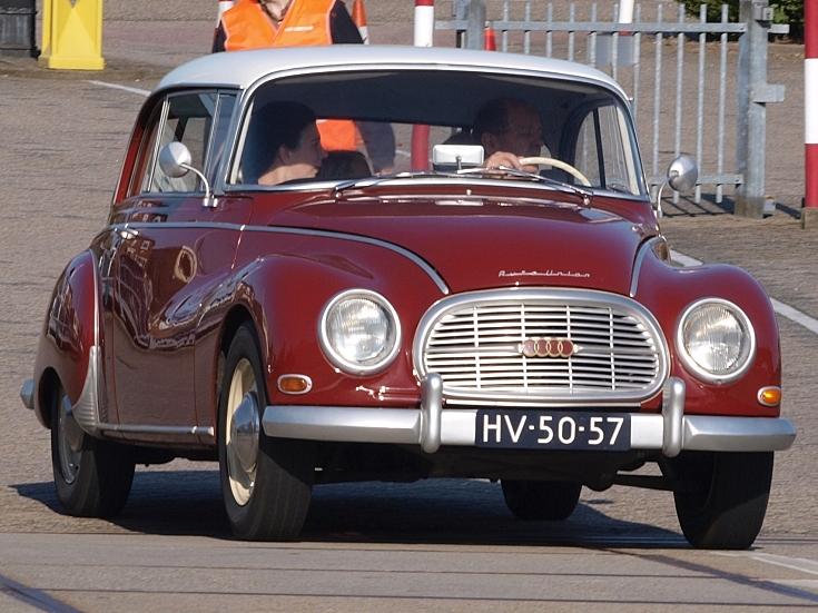 Arriving Auto Union 1000S