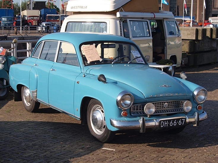 Light blue Wartburg 311-0