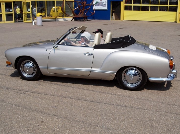 Volkswagen VW Karmann Ghia Cabrio