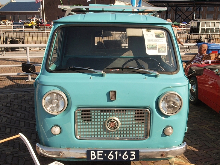 Blue Fiat 600T