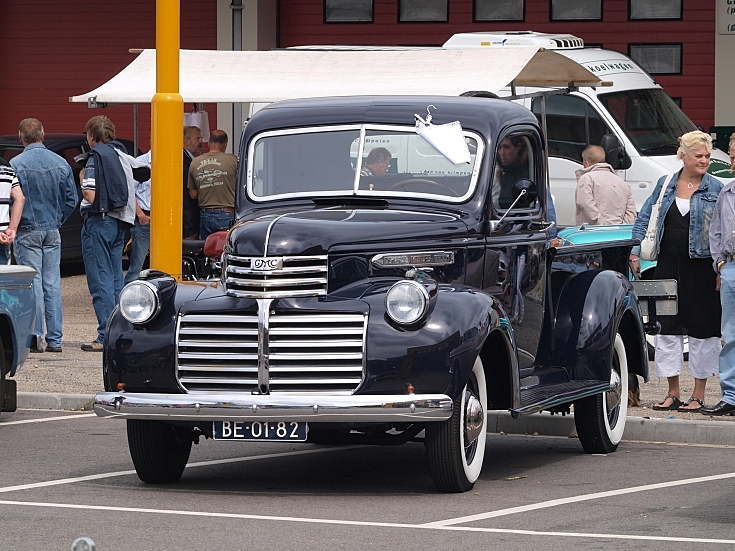 Black G.M.C. Model 9314 (1941)