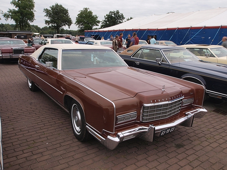 Brown coloured Lincoln Continental 1973 Dutch licence registration 