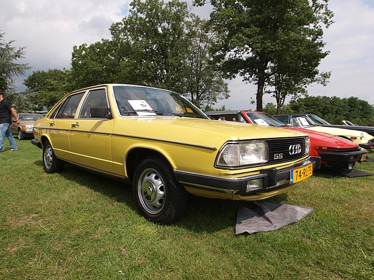 Yellow coloured Audi 100GL 5S (1980)