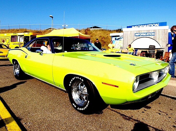 Top condition classic Plymouth Barracuda Classic and Vintage Cars
