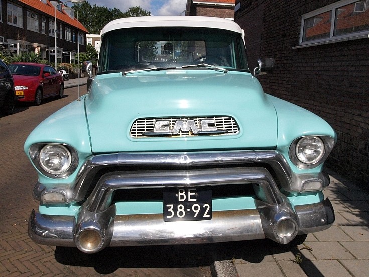 GMC pick-up