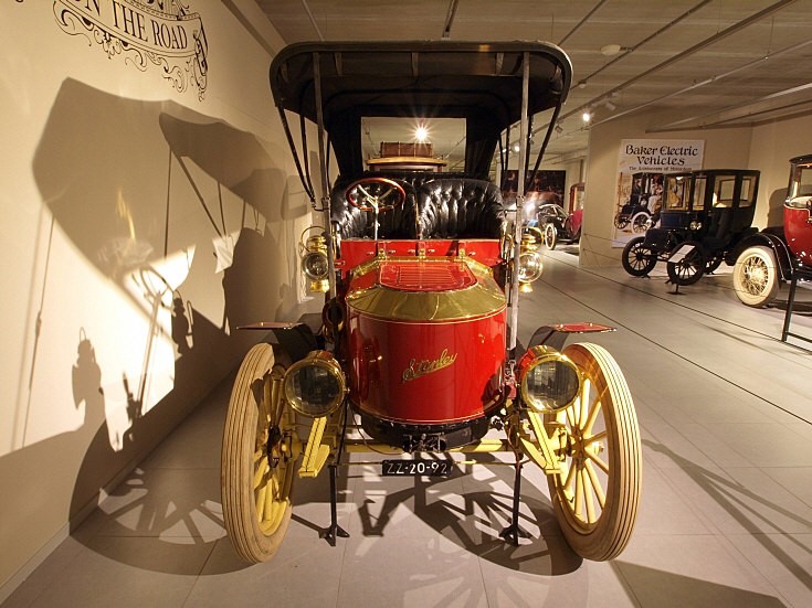 Photo of Stanley at Louwman Museum Front view of a 1906 Stanley 20HP Model