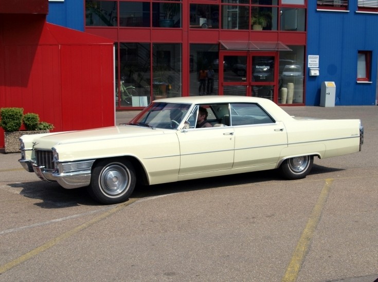 1964 Cadillac Sedan deVille