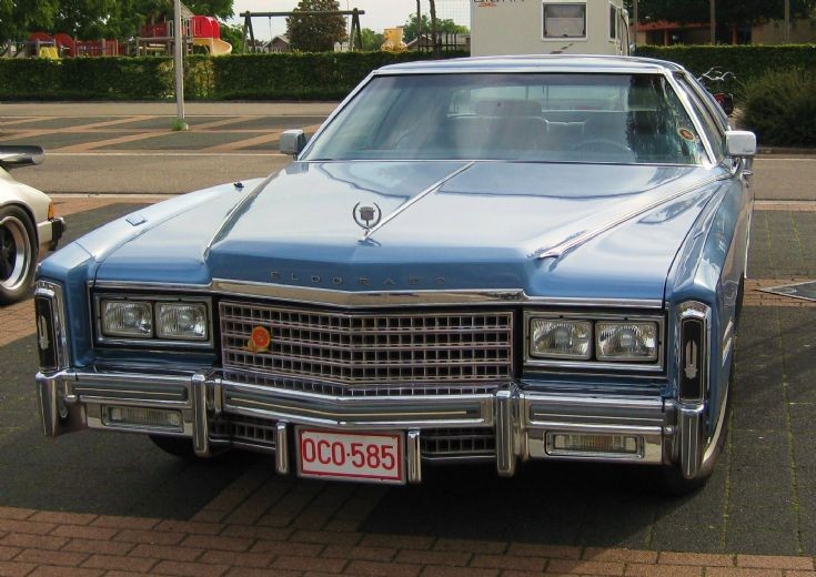 Blue Cadillac Eldorado in Maaseik 