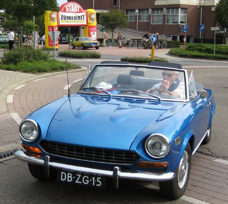 Blue Fiat Cabrio in Maaseik ( B )