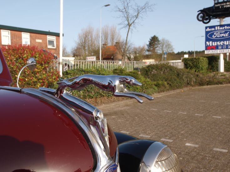 Ford V8 ornament