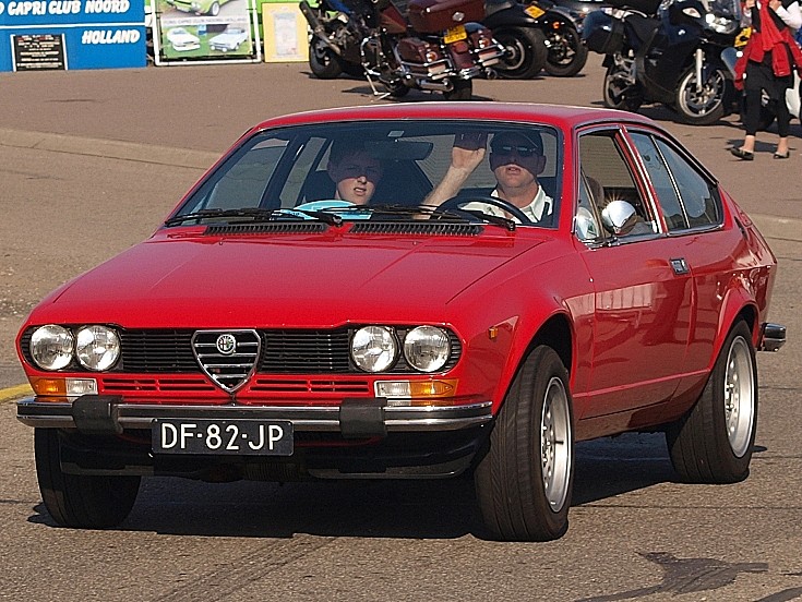 Red 1977 Alfa Romeo Alfetta 2000 GTV Dutch registration DF82JP