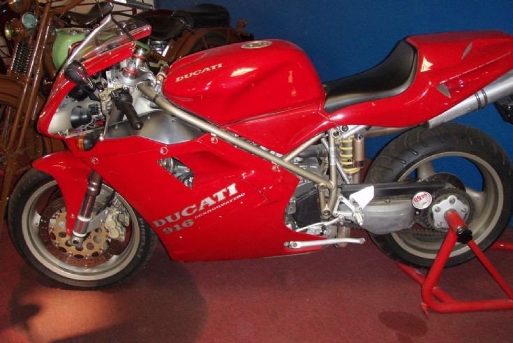Ducati 916