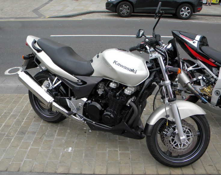 Kawasaki ZR-7