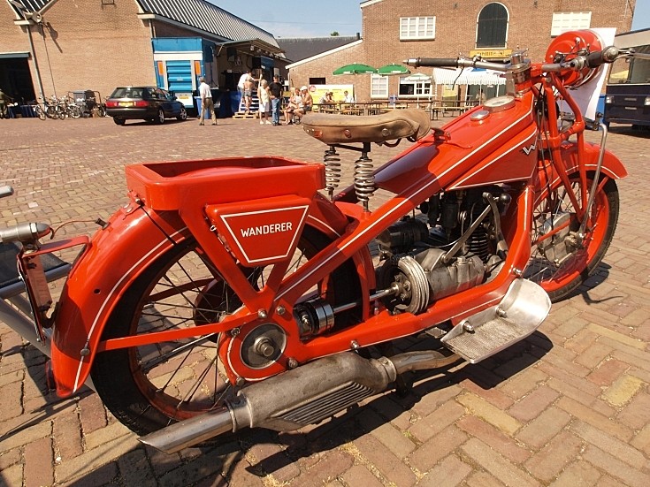 Orange motorcycle Wanderer K500