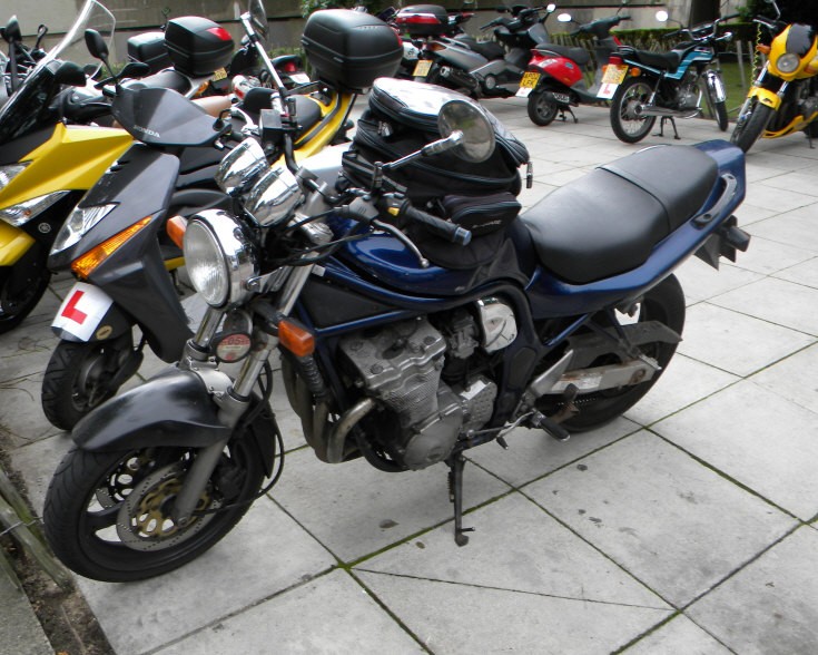 Unidentified standard bike