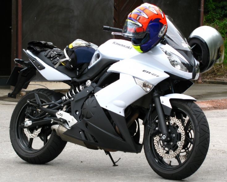 Kawasaki ER-6f (2010 model)