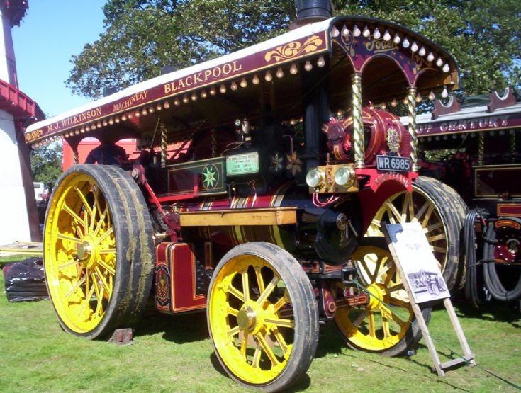 Foden Showman's road locomotive